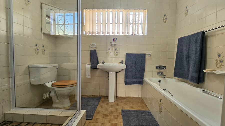 4 Bedroom Property for Sale in El Toro Park Northern Cape